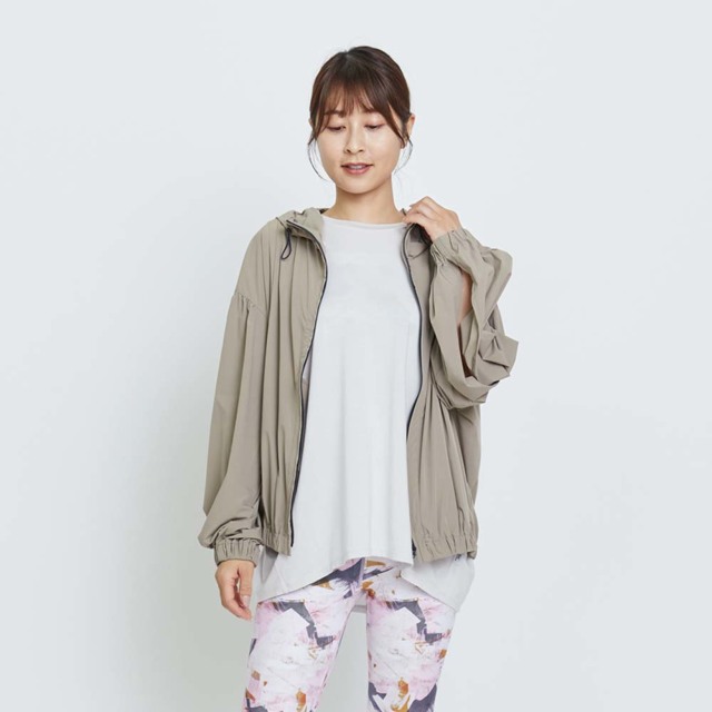 50%OFF【ジュリエ】撥水ライトブルゾン トップス 東京ヨガウェア
